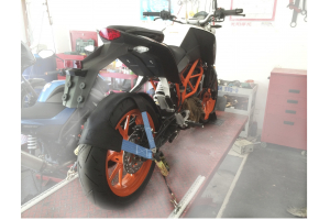 QTECH popruh pro uchycení pneu motorky